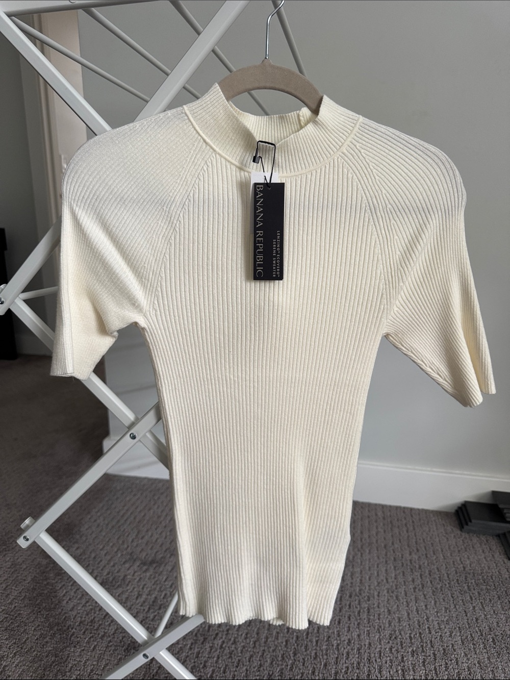 Banana Republic Cream Ribbed Short Sleeve Mockneck Top
